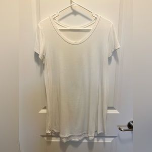 White scoop neck t shirt